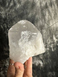 Load image into Gallery viewer, Clear Quartz Crystal #602 - Studio Selyn
